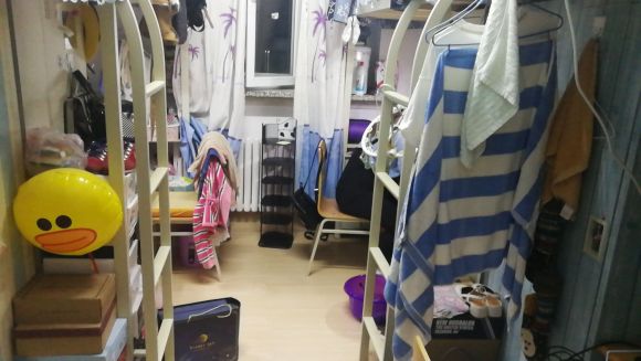 大连大学宿舍条件怎么样,有空调和独立卫生间吗?(附宿舍图片)