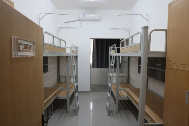 新乡工程学院宿舍条件怎么样,有空调和独立卫生间吗?(附宿舍图片)