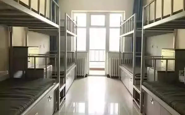 吉林工商学院宿舍条件怎么样,有空调和独立卫生间吗?(附宿舍图片)