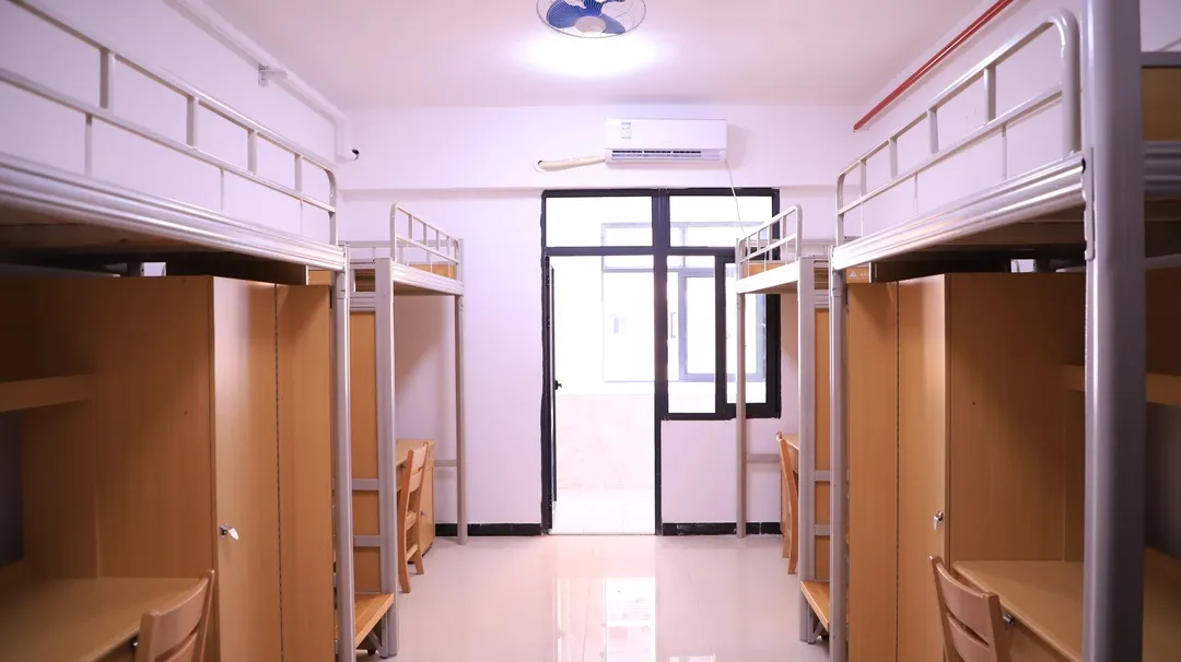 湖南财政经济学院宿舍条件怎么样,有空调和独立卫生间吗?(附宿舍图片)