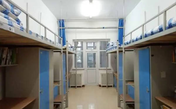 吉林工商学院宿舍条件怎么样,有空调和独立卫生间吗?(附宿舍图片)