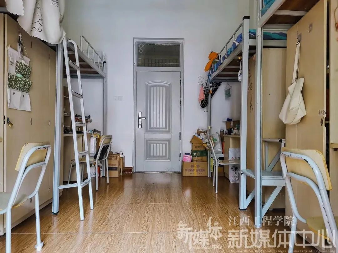 江西工程学院宿舍条件怎么样,有空调和独立卫生间吗?(附宿舍图片)