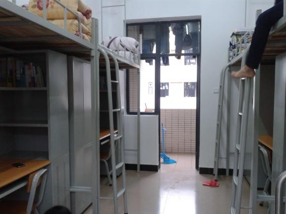 广东技术师范大学宿舍条件怎么样,有空调和独立卫生间吗?(附宿舍图片)
