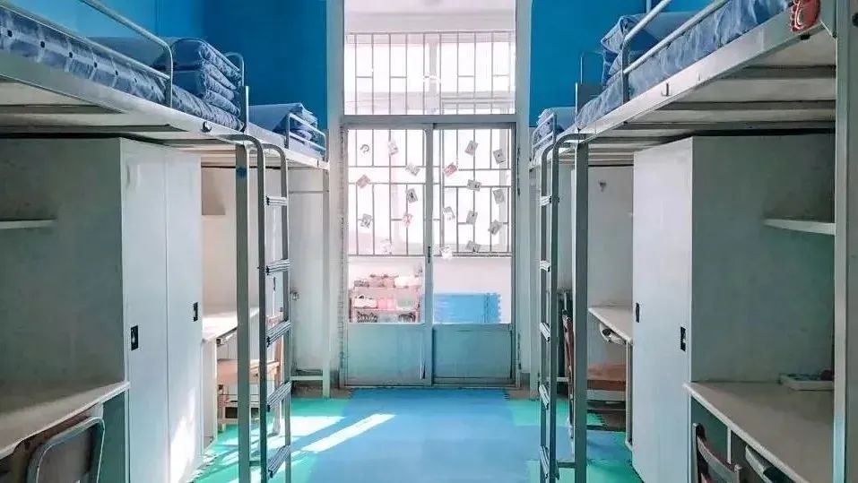 辽东学院宿舍条件怎么样,有空调和独立卫生间吗?(附宿舍图片)