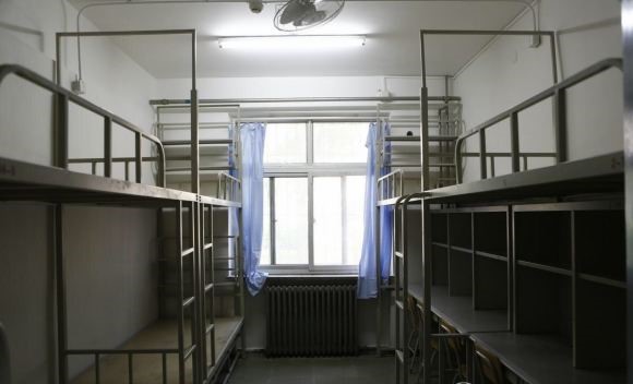 北京印刷学院宿舍条件怎么样,有空调和独立卫生间吗?(附宿舍图片)