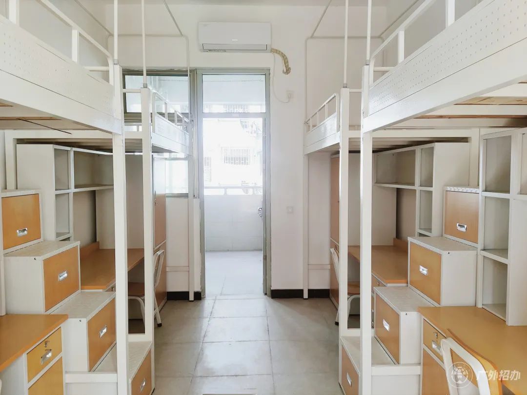 广东外语外贸大学宿舍条件怎么样,有空调和独立卫生间吗?(附宿舍图片)