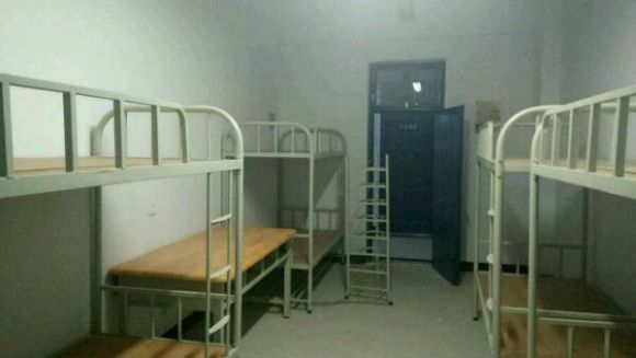 甘肃民族师范学院宿舍条件怎么样,有空调和独立卫生间吗?(附宿舍图片)