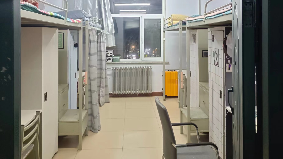 渤海大学宿舍条件怎么样,有空调和独立卫生间吗?(附宿舍图片)