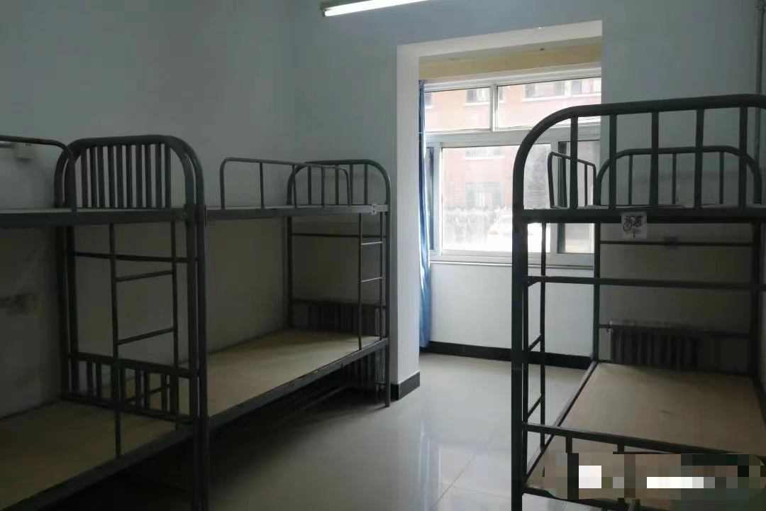 河北环境工程学院宿舍条件怎么样,有空调和独立卫生间吗?(附宿舍图片)