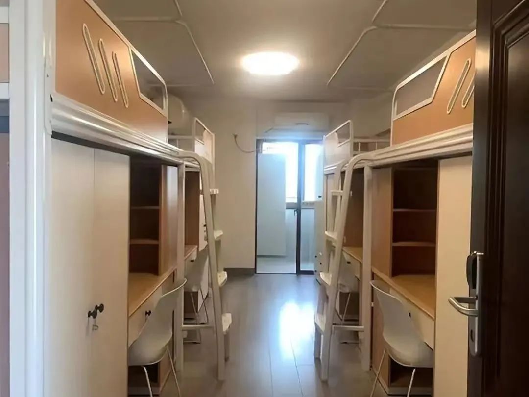南京大学宿舍条件怎么样,有空调和独立卫生间吗?(附宿舍图片)