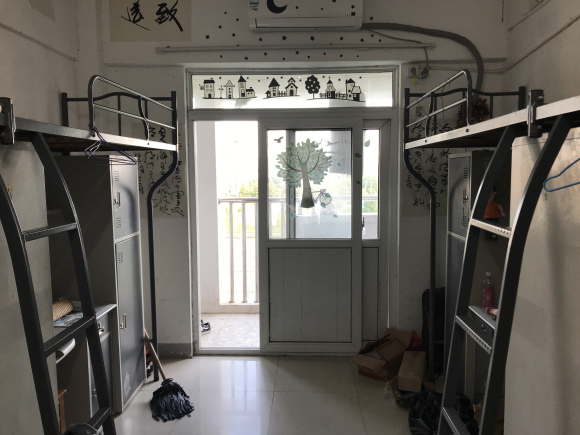 铜陵学院宿舍条件怎么样,有空调和独立卫生间吗?(附宿舍图片)