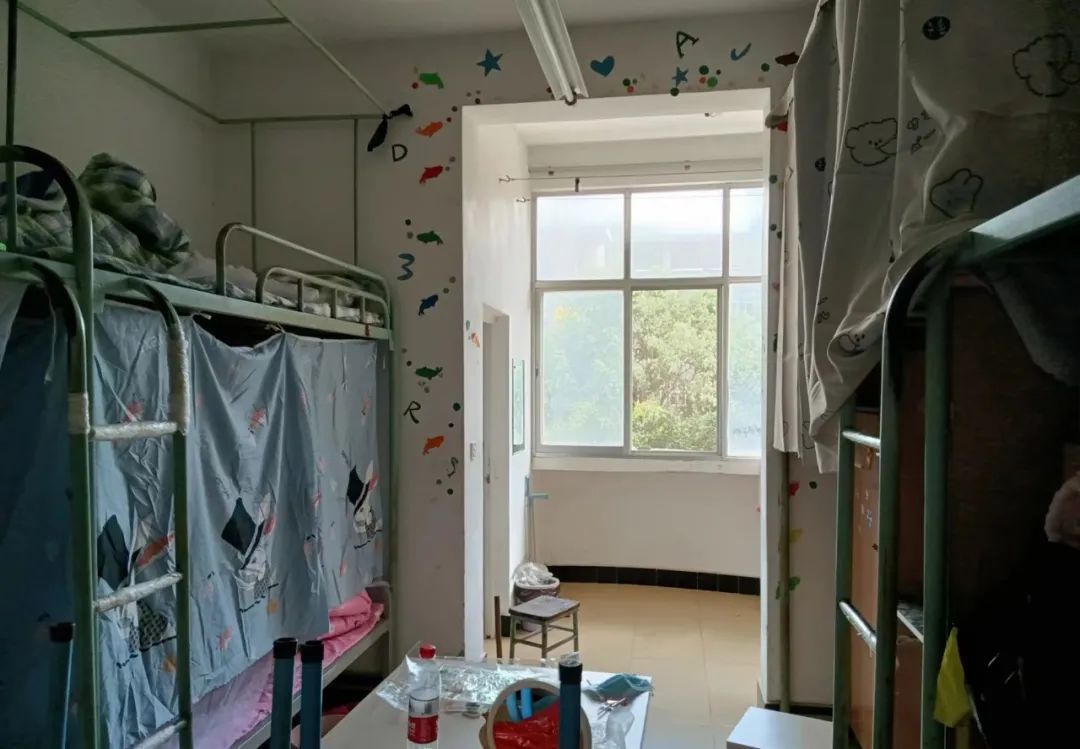 红河学院宿舍条件怎么样,有空调和独立卫生间吗?(附宿舍图片)