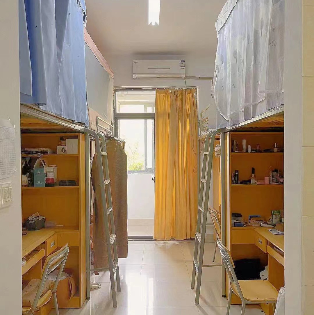 南京审计大学宿舍条件怎么样,有空调和独立卫生间吗?(附宿舍图片)