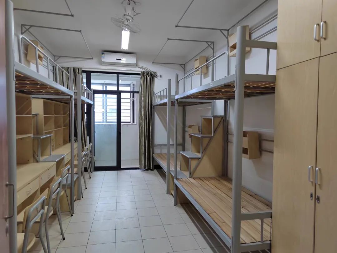 宁波工程学院宿舍条件怎么样,有空调和独立卫生间吗?(附宿舍图片)