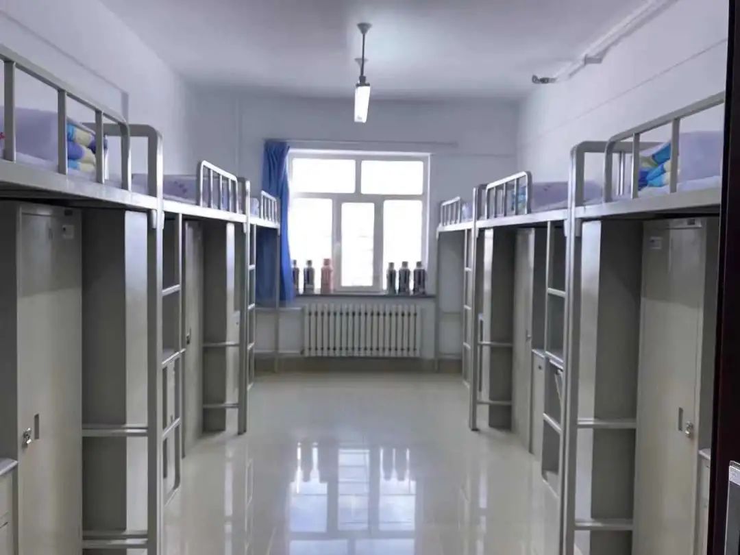 黑龙江工程学院宿舍条件怎么样,有空调和独立卫生间吗?(附宿舍图片)