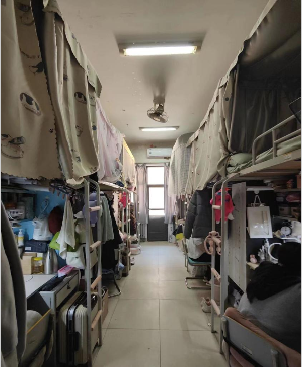 山东工艺美术学院宿舍条件怎么样,有空调和独立卫生间吗?(附宿舍图片)