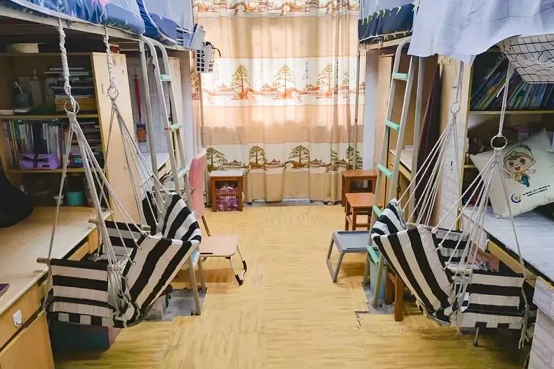 湖北师范大学宿舍条件怎么样,有空调和独立卫生间吗?(附宿舍图片)