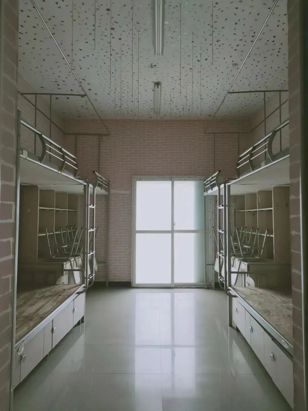 昭通学院宿舍条件怎么样,有空调和独立卫生间吗?(附宿舍图片)