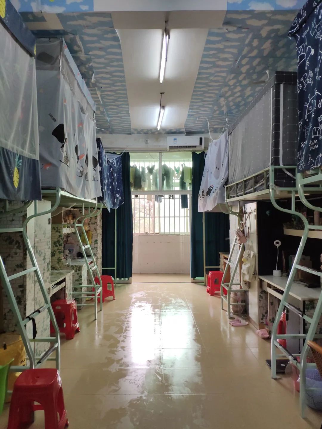 闽南科技学院宿舍条件怎么样,有空调和独立卫生间吗?(附宿舍图片)