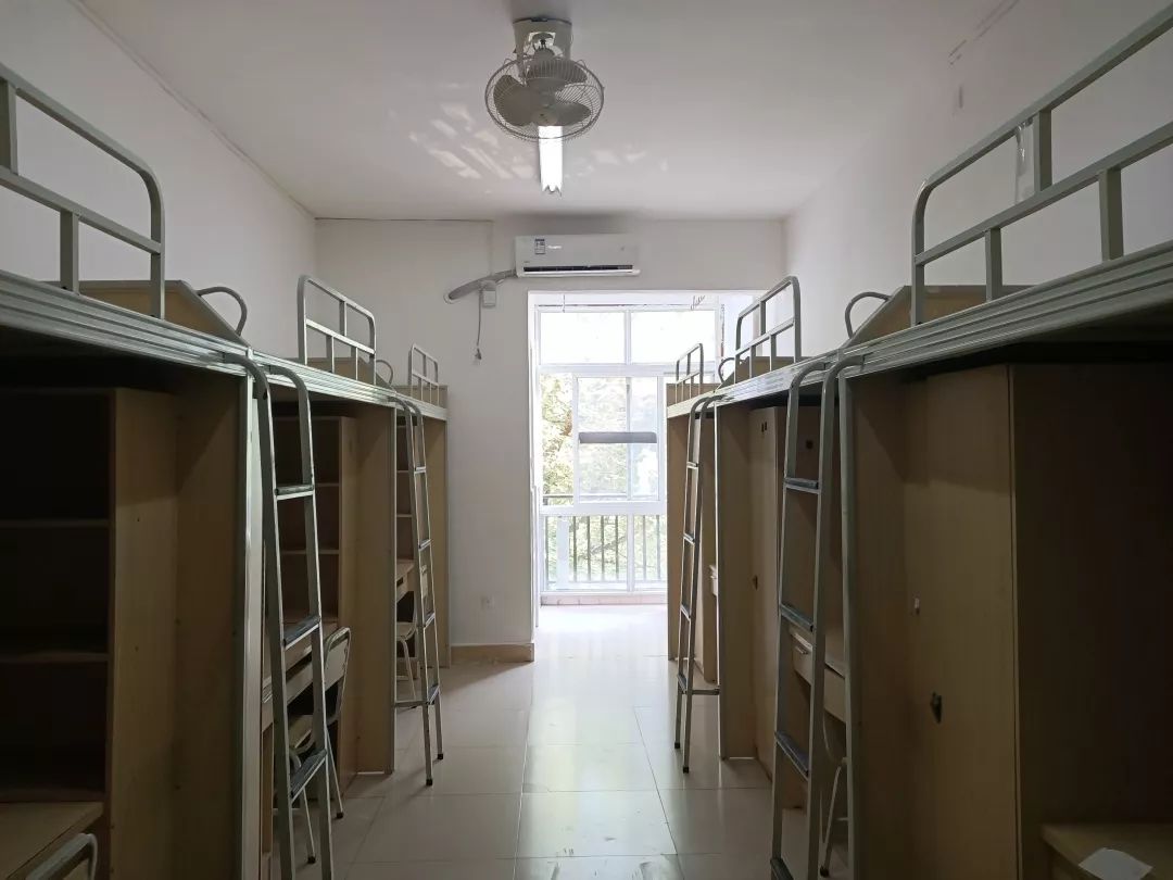 西华师范大学宿舍条件怎么样,有空调和独立卫生间吗?(附宿舍图片)
