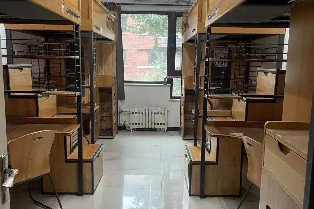 清华大学宿舍条件怎么样,有空调和独立卫生间吗?(附宿舍图片)