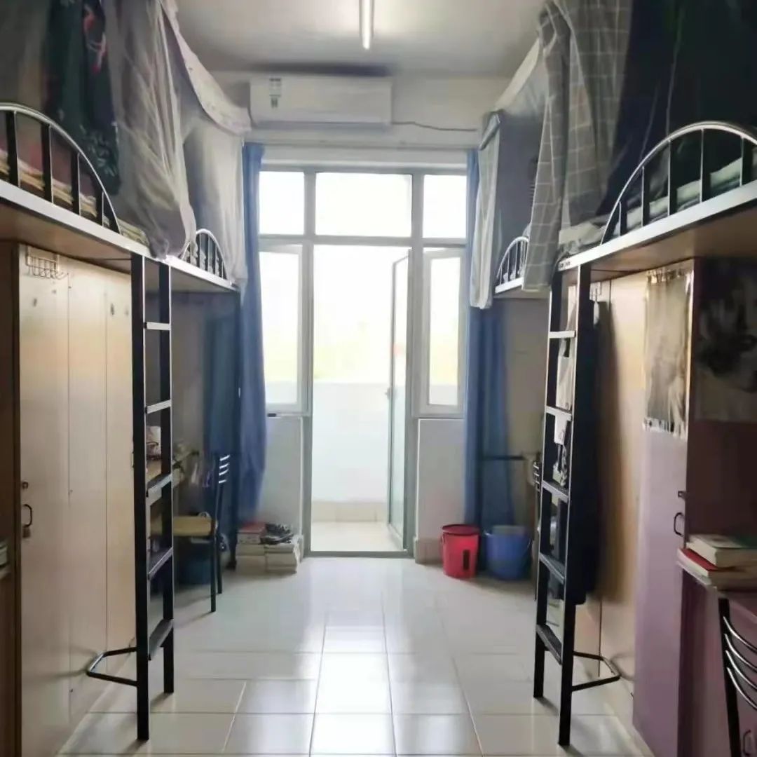 华东师范大学宿舍条件怎么样,有空调和独立卫生间吗?(附宿舍图片)