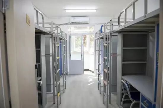 北京石油化工学院宿舍条件怎么样,有空调和独立卫生间吗?(附宿舍图片)