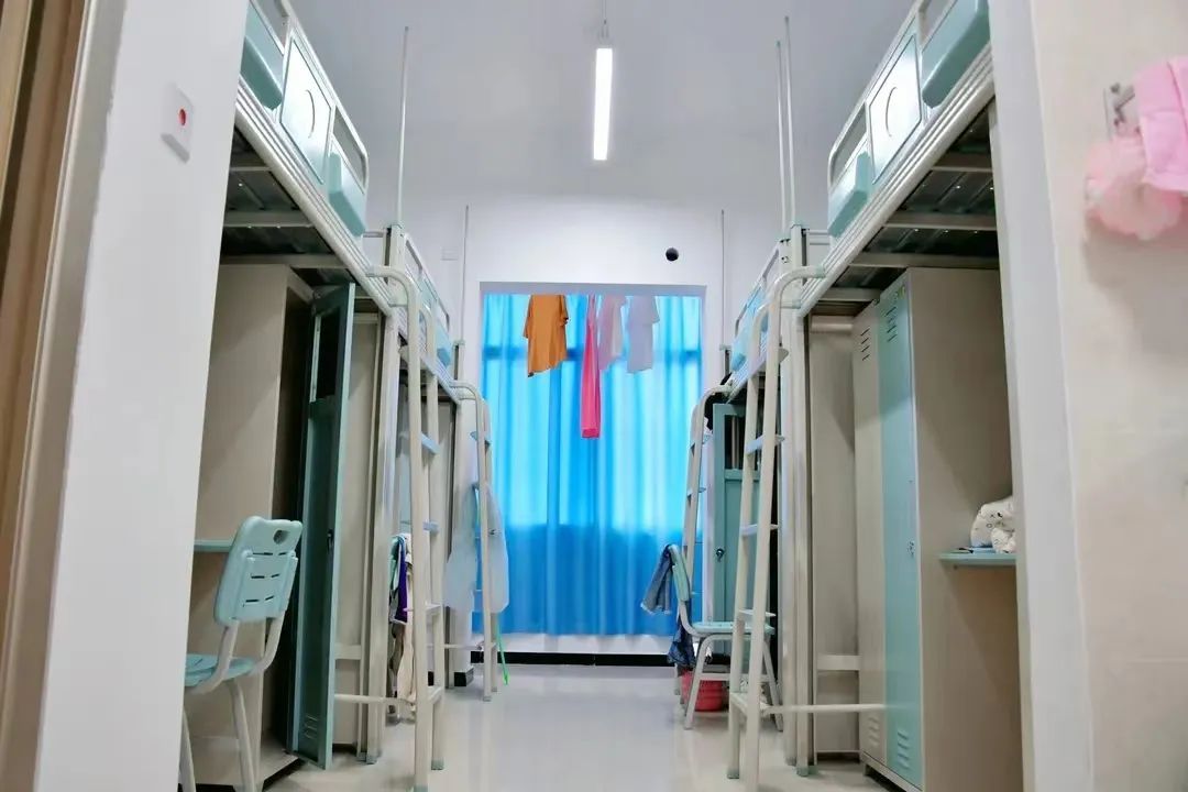 陕西科技大学宿舍条件怎么样,有空调和独立卫生间吗?(附宿舍图片)