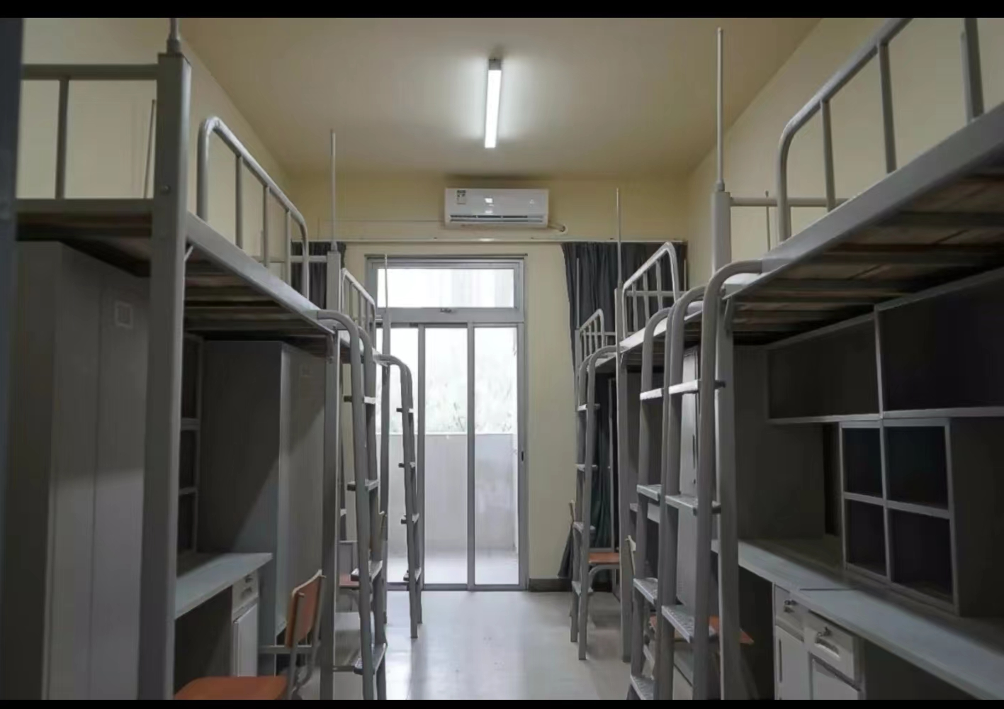 深圳大学宿舍条件怎么样,有空调和独立卫生间吗?(附宿舍图片)
