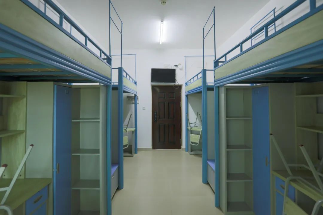 四川传媒学院宿舍条件怎么样,有空调和独立卫生间吗?(附宿舍图片)