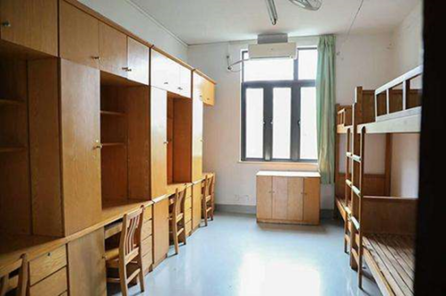 上海财经大学宿舍条件怎么样,有空调和独立卫生间吗?(附宿舍图片)
