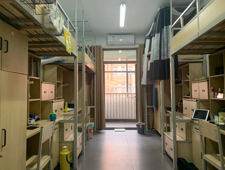南京传媒学院宿舍条件怎么样,有空调和独立卫生间吗?(附宿舍图片)