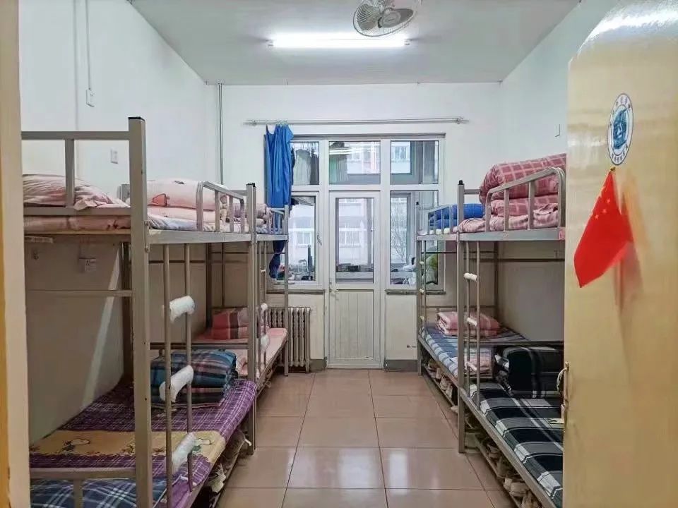 沧州师范学院宿舍条件怎么样,有空调和独立卫生间吗?(附宿舍图片)