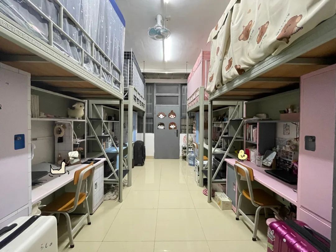 广东石油化工学院宿舍条件怎么样,有空调和独立卫生间吗?(附宿舍图片)