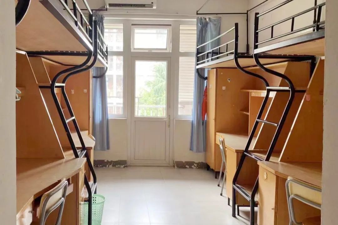 嘉兴南湖学院宿舍条件怎么样,有空调和独立卫生间吗?(附宿舍图片)