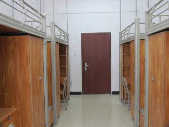 六盘水师范学院宿舍条件怎么样,有空调和独立卫生间吗?(附宿舍图片)