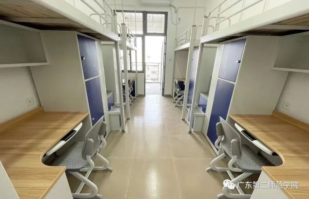 广东第二师范学院宿舍条件怎么样,有空调和独立卫生间吗?(附宿舍图片)