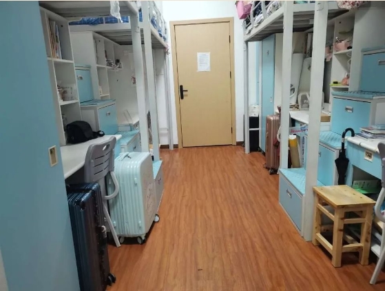 重庆人文科技学院宿舍条件怎么样,有空调和独立卫生间吗?(附宿舍图片)
