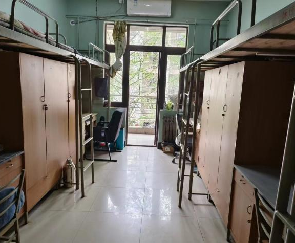 西安财经大学宿舍条件怎么样,有空调和独立卫生间吗?(附宿舍图片)