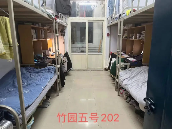 河南城建学院宿舍条件怎么样,有空调和独立卫生间吗?(附宿舍图片)