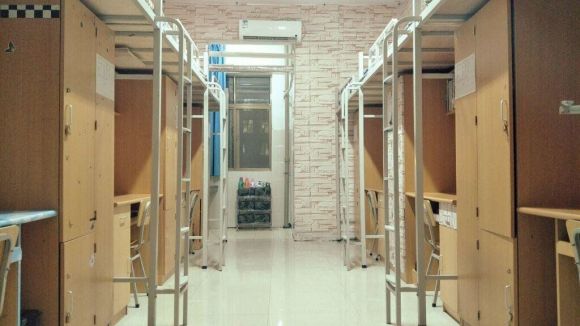 郑州工商学院宿舍条件怎么样,有空调和独立卫生间吗?(附宿舍图片)