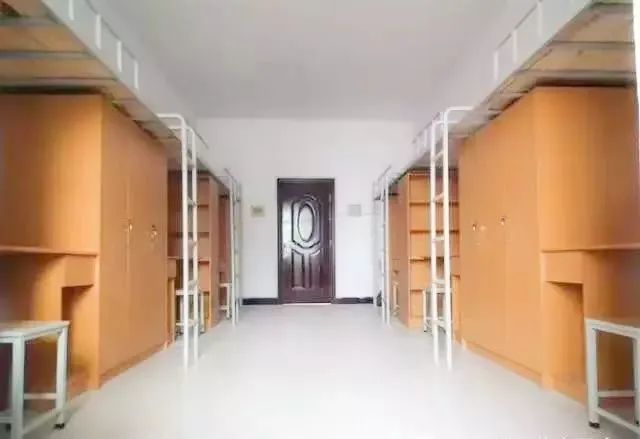 晋中信息学院宿舍条件怎么样,有空调和独立卫生间吗?(附宿舍图片)