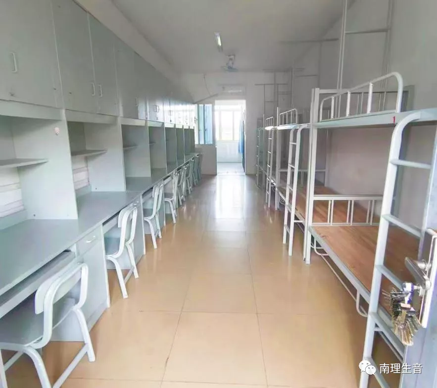 南宁理工学院宿舍条件怎么样,有空调和独立卫生间吗?(附宿舍图片)