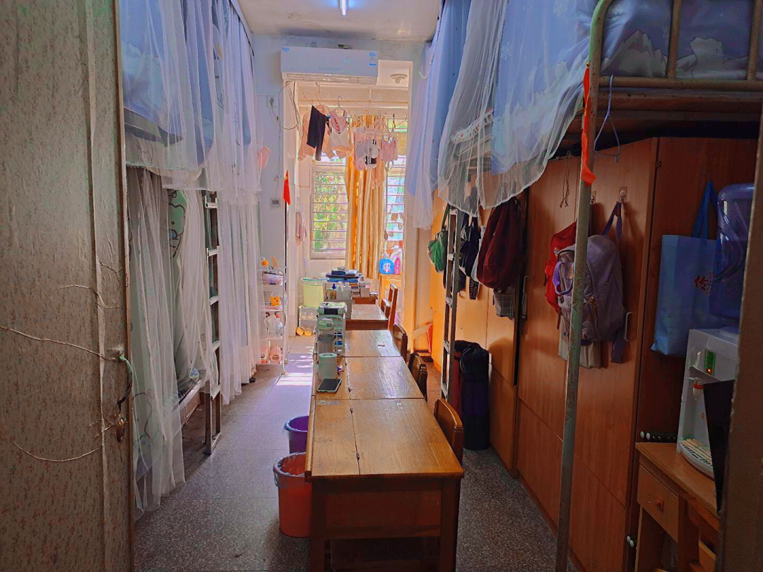 湖北中医药大学宿舍条件怎么样,有空调和独立卫生间吗?(附宿舍图片)